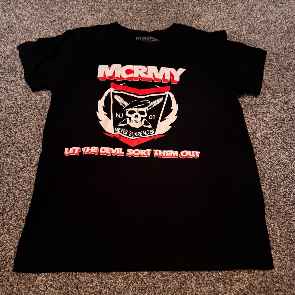My Chemical Romance MCR “MCRmy” Never Surrender Tee T-Shirt Band Emo Hot Topic